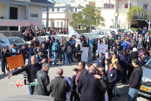 فيديو: رئيس البلدية في المسيرة التضامنية مع الاستاذ طارق ورسالة الى الشرطة  تحصيلكم وانجازاتكم في السنوات الاخيرة صفر   